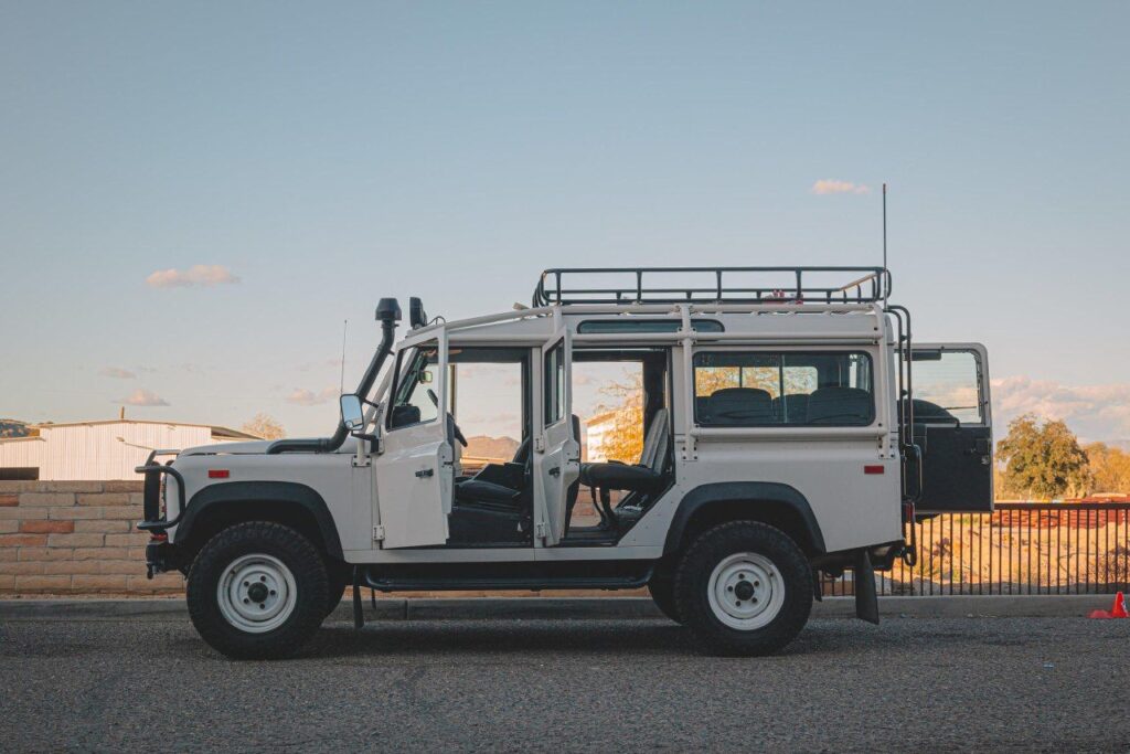 Land Rover Defender 1993 110 NAS