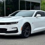2021 Chevrolet Camaro image 1