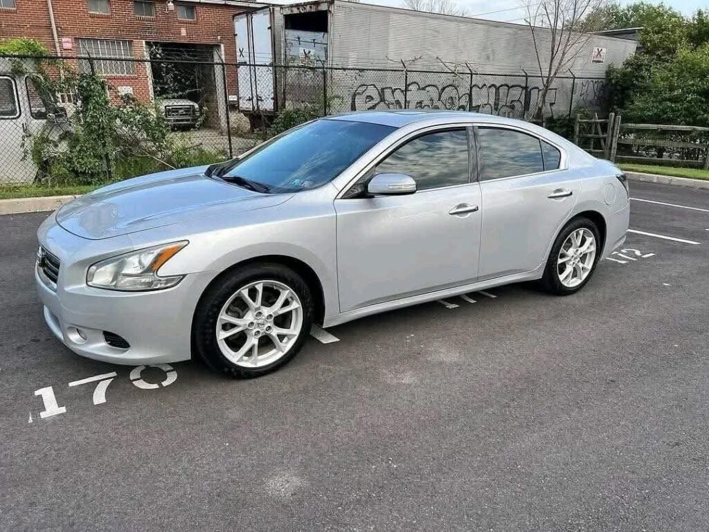Nissan Maxima SV